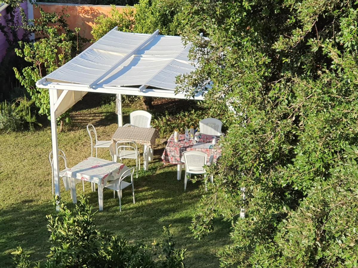Sa Mariposa Panzió Muravera Kültér fotó